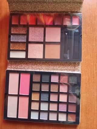 Estuche maquillaje MagicStudio con regalo