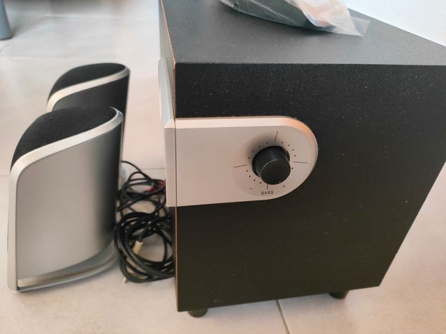 Altavoces 2.1 PHILIPS