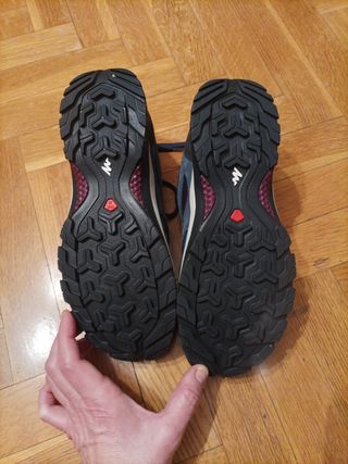 Zapatillas de montaña impermeables 