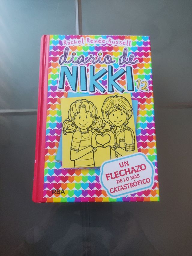 Diario de Nikki 12 - Un flechazo de lo más catastrófico (Diario De Nikki / Dork Diaries, 12) (Spanish Edition)