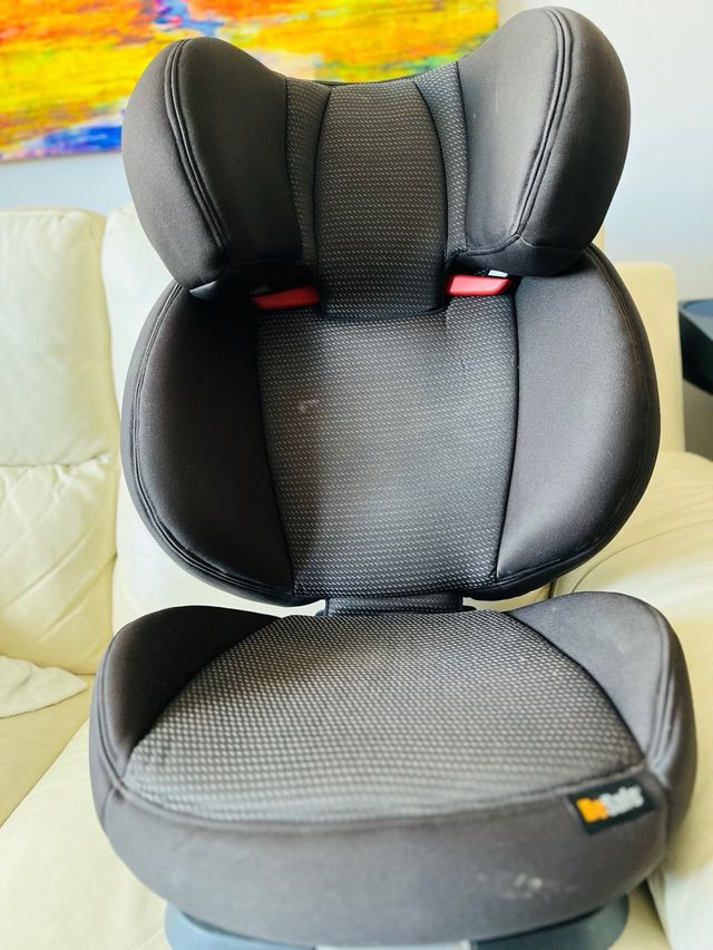Silla muy segura de coche niño/niña.