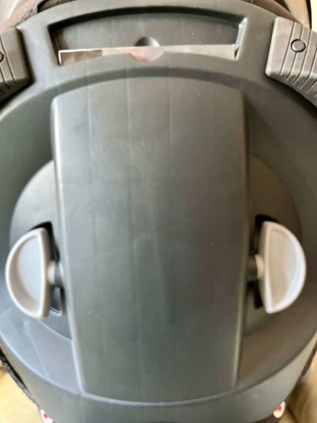 Silla muy segura de coche niño/niña.