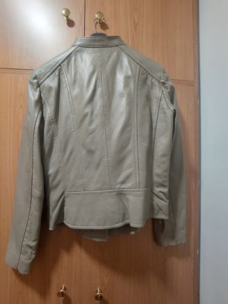 Chaqueta gris de piel T.L MANGO