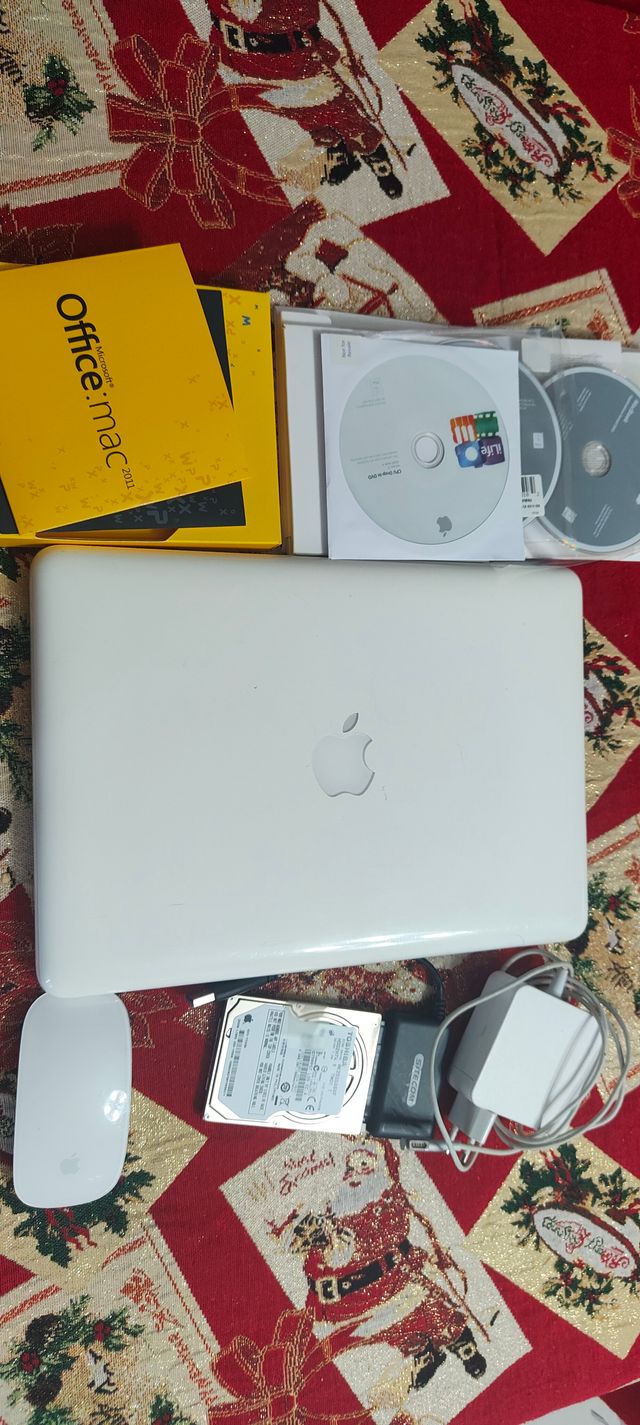 Macbook white mid 2010