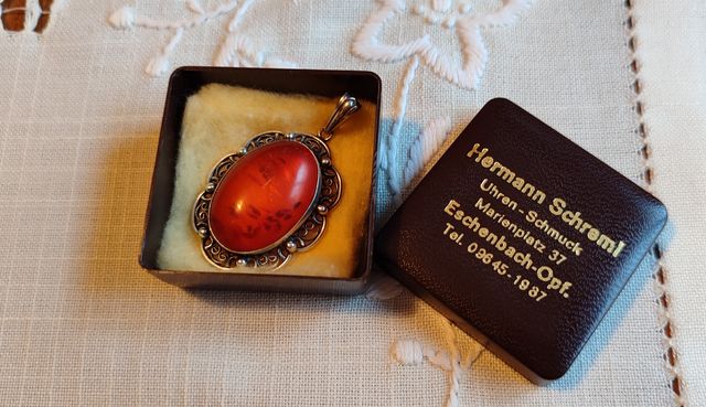 Colgante o dije de ámbar Art Deco, años 30.