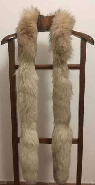 SCIARPA CON CODE DI PELLICCIA 