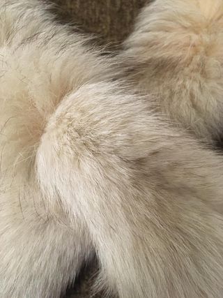 SCIARPA CON CODE DI PELLICCIA 