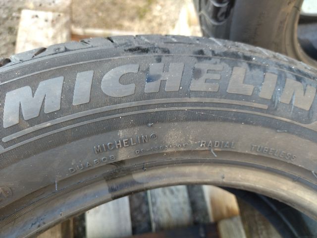 215 60 17 96H MICHELIN