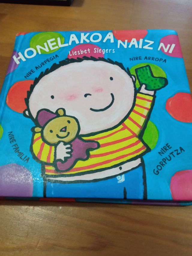 *Libro Honelakoa naiz ni