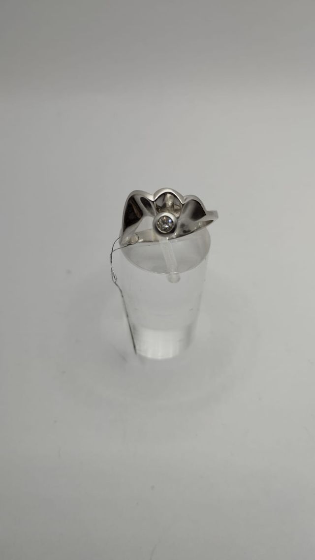 ANILLO ABSTRACTO ORO 18K BLANCO Y DIAMANTE