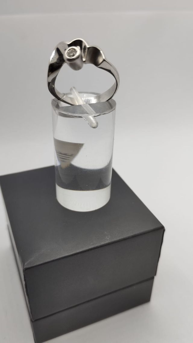 ANILLO ABSTRACTO ORO 18K BLANCO Y DIAMANTE