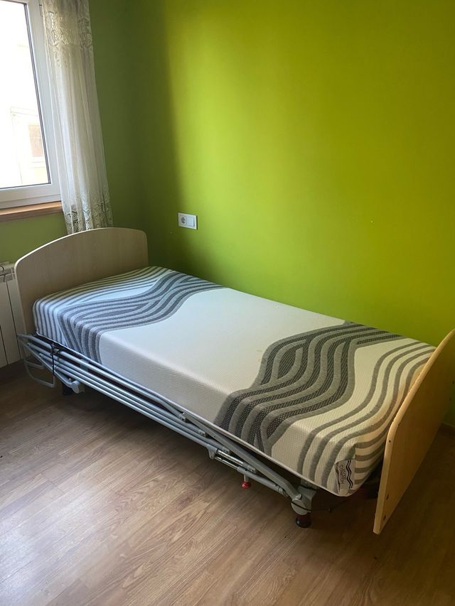 Cama hospitalaria eléctrica 90x190cm  