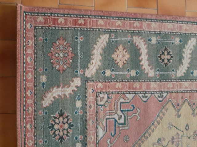 Tappeto con disegni geometrici