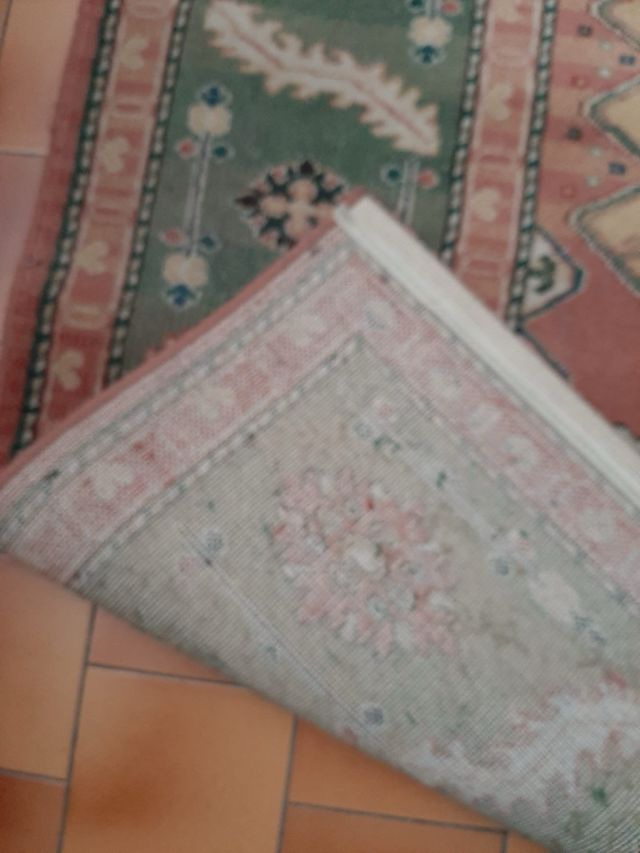 Tappeto con disegni geometrici