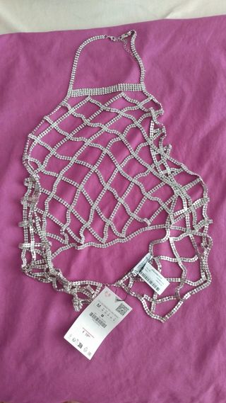 nuevo con etiqueta ZARA top pedrería halter plata