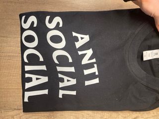 Camiseta antisocial nueva