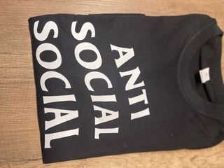 Camiseta antisocial nueva
