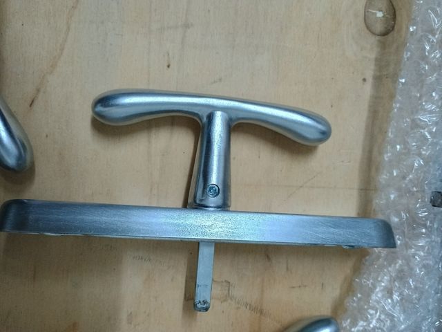 8 Maniglie finestra, porta