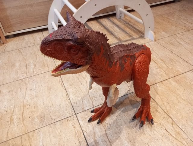 Carnotaurus super colosal