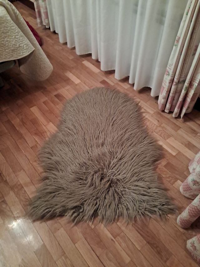 Alfombra pelo largo dormitorio 97 x 70