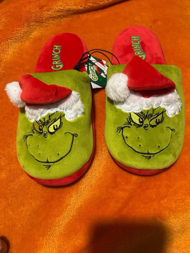 Pack grinch zapatillas y calcetines