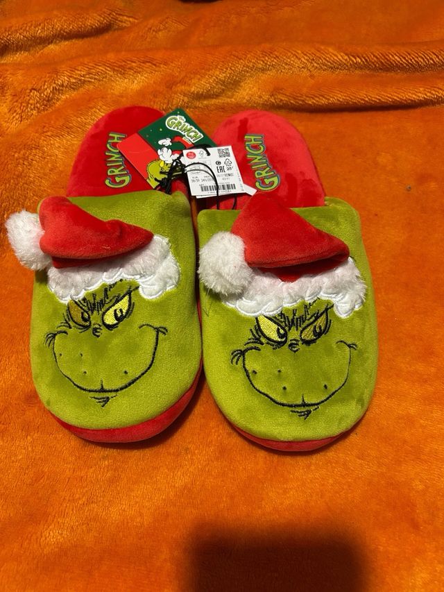 Pack grinch zapatillas y calcetines