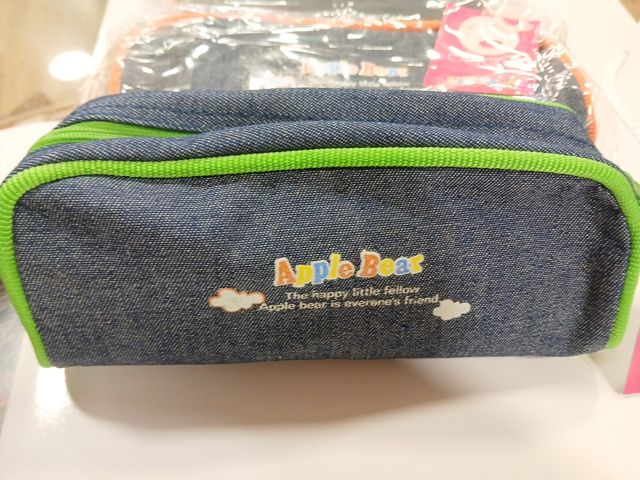 Lote de 48 estuches Apple Bear