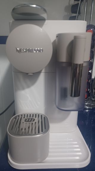 Cafetera nespresso delonghi
