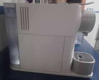 Cafetera nespresso delonghi