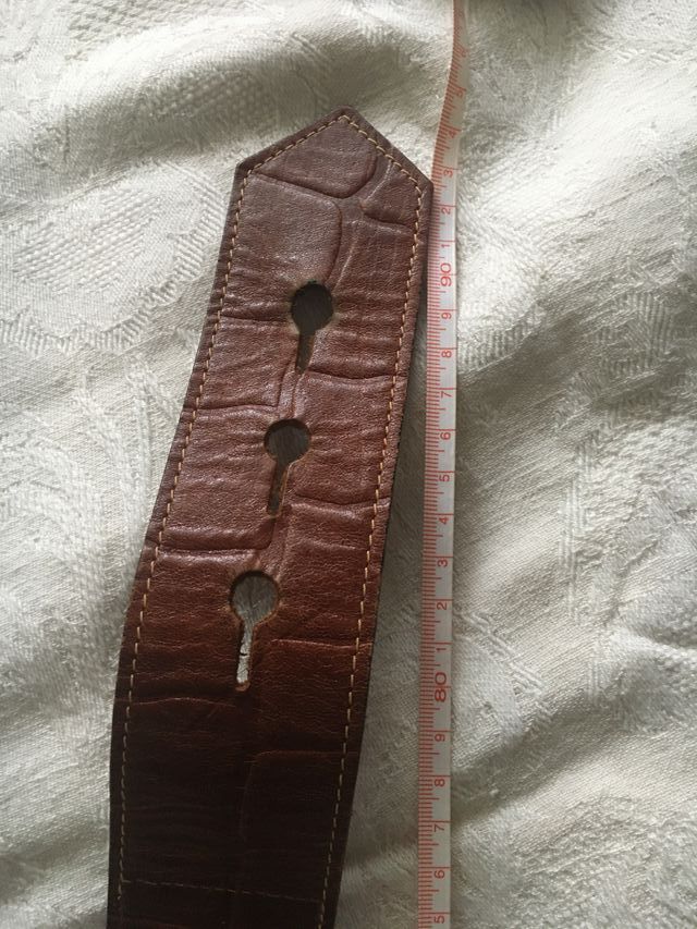 Cintura in cuoio martellato