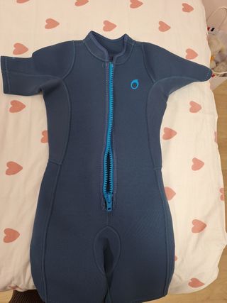 Neopreno natación 8 años muy nuevo 