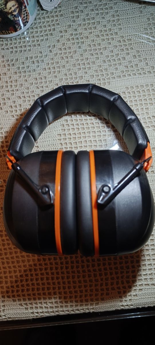 Cancelador de ruido. Sin apenas uso.