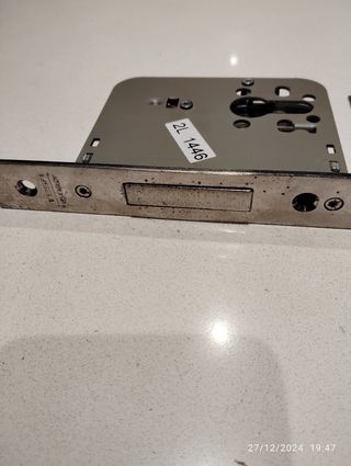 CERRADURA CON BOMBIN