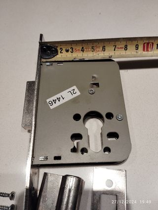 CERRADURA CON BOMBIN