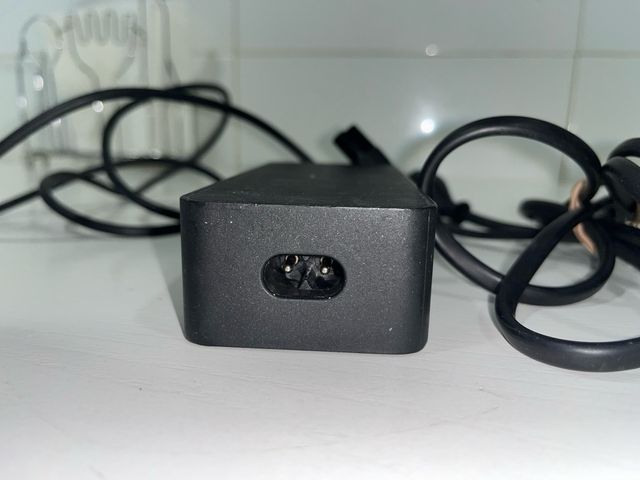 Cargador de patinete electrico XIAOMI.