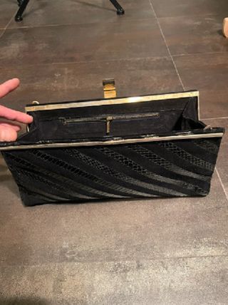 Pochette nera in pelle scamosciata
