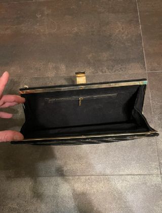 Pochette nera in pelle scamosciata