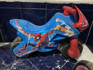 Moto pequeña de plastico