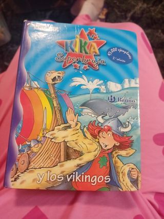Kika Superbruja, detective (Kika Superbruja / Kika Super Witch) (Spanish Edition)