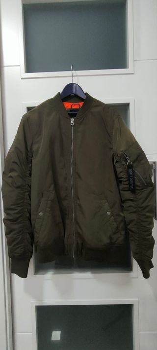 Bomber 