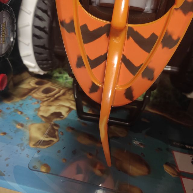 MONSTER TRUCKS HOTWHEELS