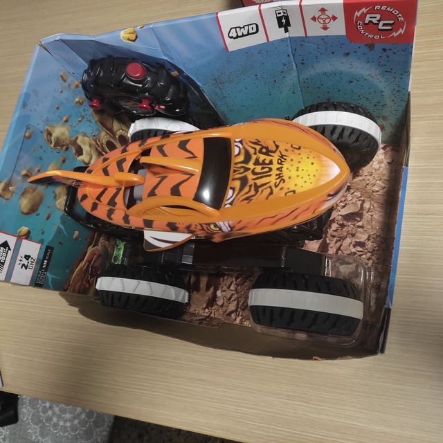 MONSTER TRUCKS HOTWHEELS