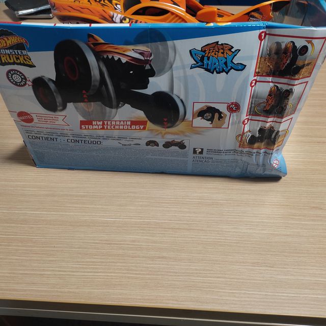 MONSTER TRUCKS HOTWHEELS