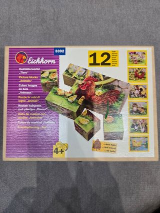 Puzzle con cubi di legno