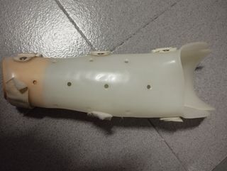 Regalo prótesis pierna niño/a de 10  a 15