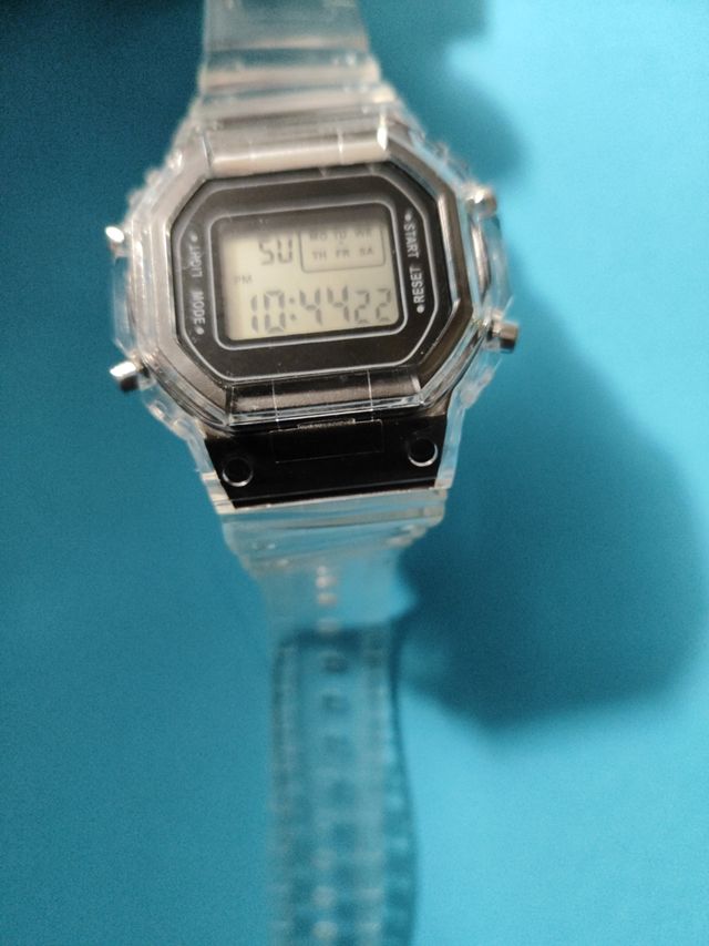 Reloj nuevo correa transparente. Oferta Reyes