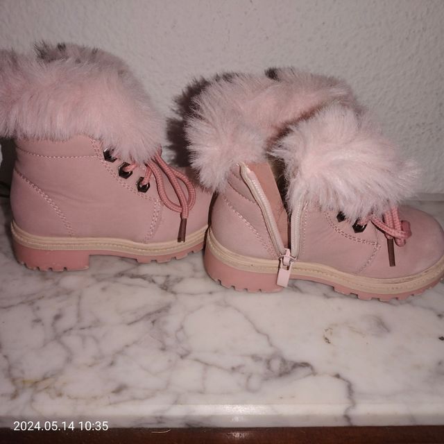 Botas niña color rosa , talla 23