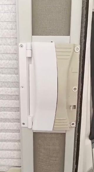 Puerta mosquitera autocaravana