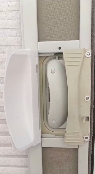 Puerta mosquitera autocaravana