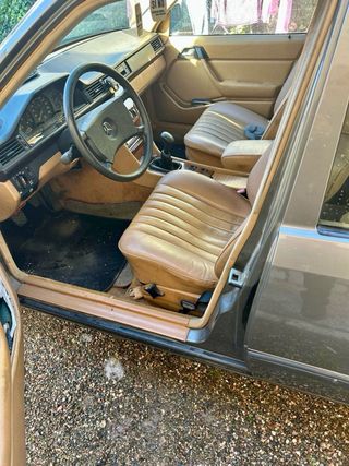 Mercedes-Benz Clase E 1985